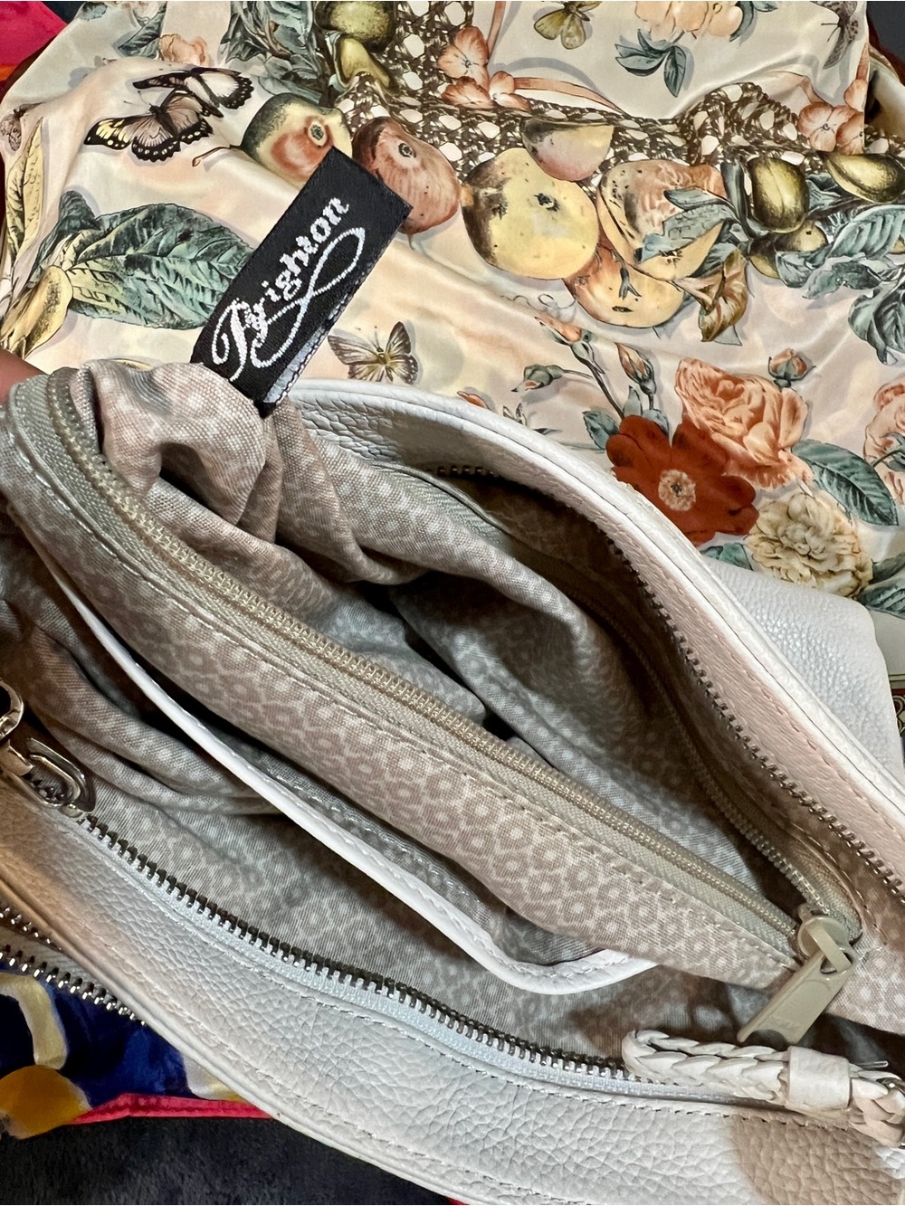 Brighton Barbados White Leather Muti City Organizer Tassel Magnetic Crossbody - Picture 9 of 17